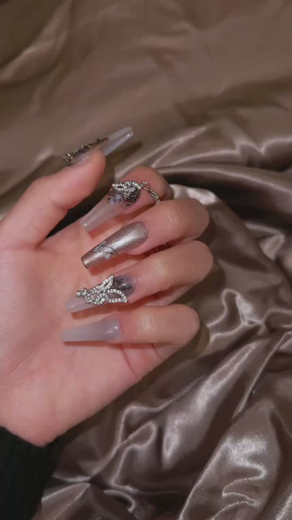 ' La Trouvaille' Press on nails【Rudenėja】